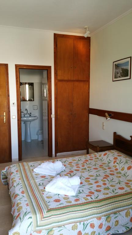 Ocean View Hotel Kamári Стая снимка